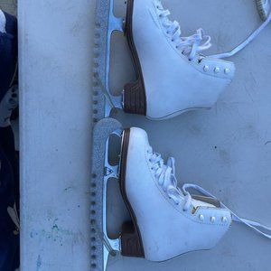 Girls Ice Skates